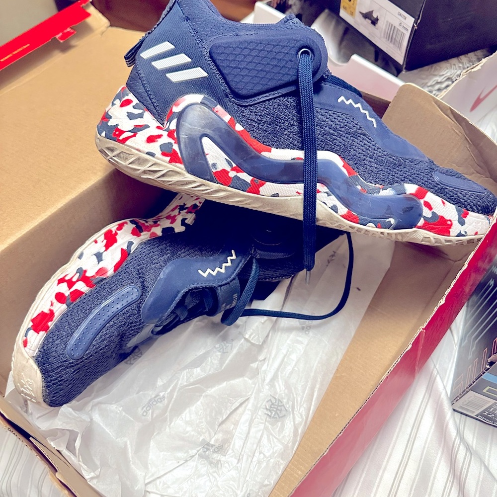 Size 10 - Picture 3 of 4